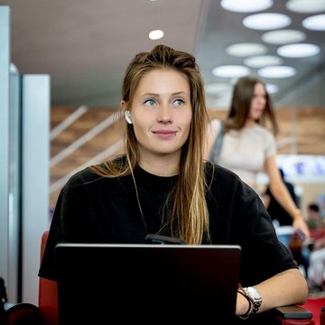 Charlotte de Witte - Music and Event Shoots Collection in charlottedewittemusic_3284386915045015093.jpg - hidden celebrity photo